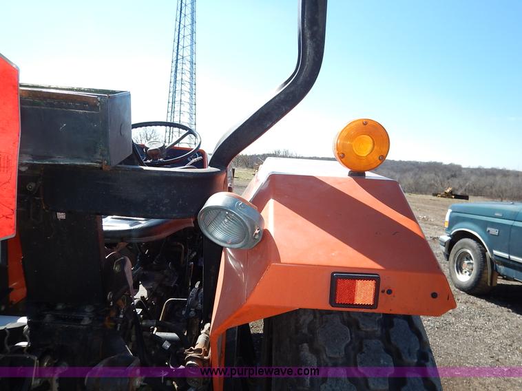 image for item K7323 1985 Allis Chalmers 6140 tractor