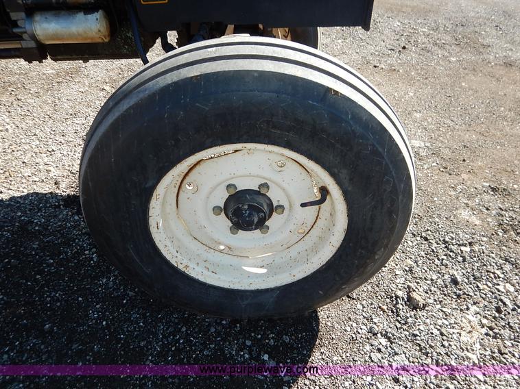 image for item K7323 1985 Allis Chalmers 6140 tractor