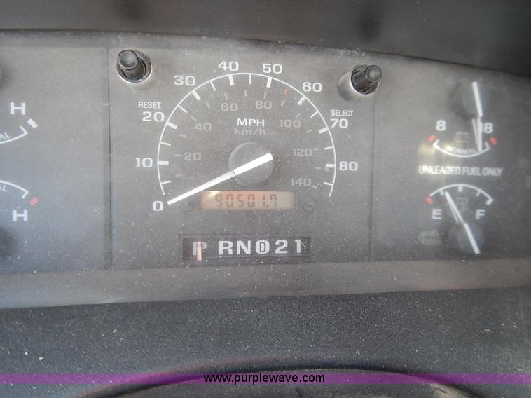 image for item K7325 1993 Ford F150 XLT pickup truck