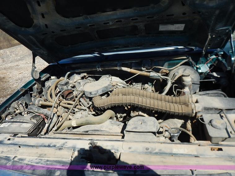 image for item K7325 1993 Ford F150 XLT pickup truck