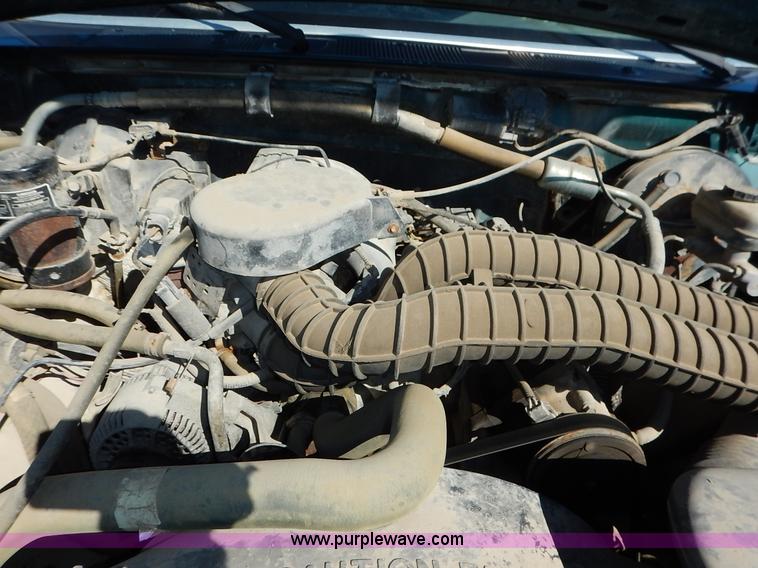 image for item K7325 1993 Ford F150 XLT pickup truck