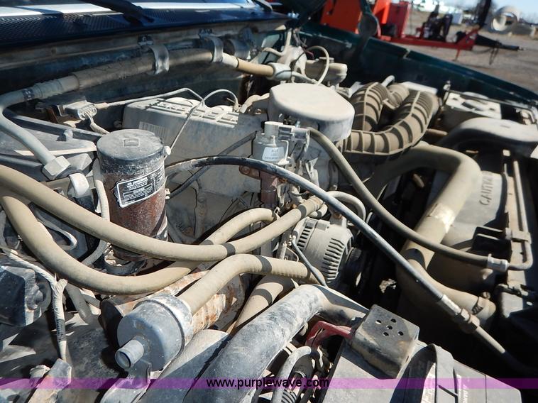 image for item K7325 1993 Ford F150 XLT pickup truck