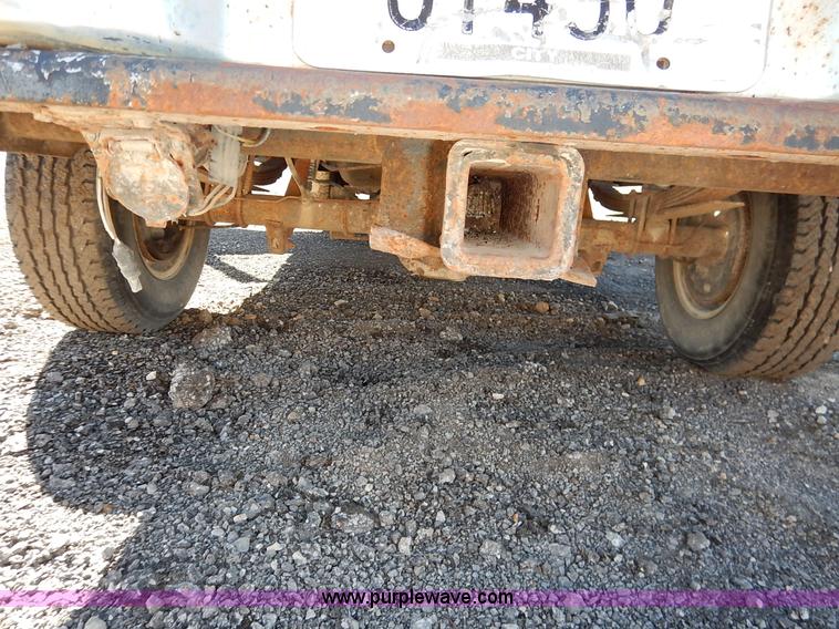 image for item K7325 1993 Ford F150 XLT pickup truck