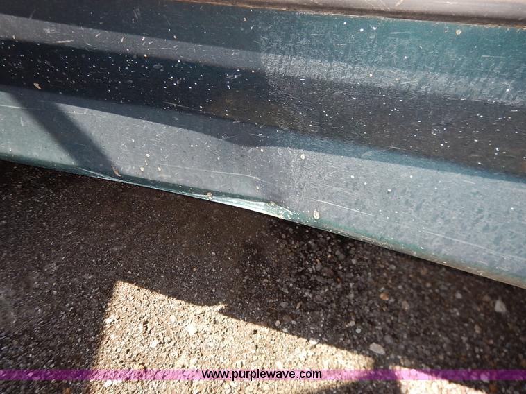 image for item K7325 1993 Ford F150 XLT pickup truck