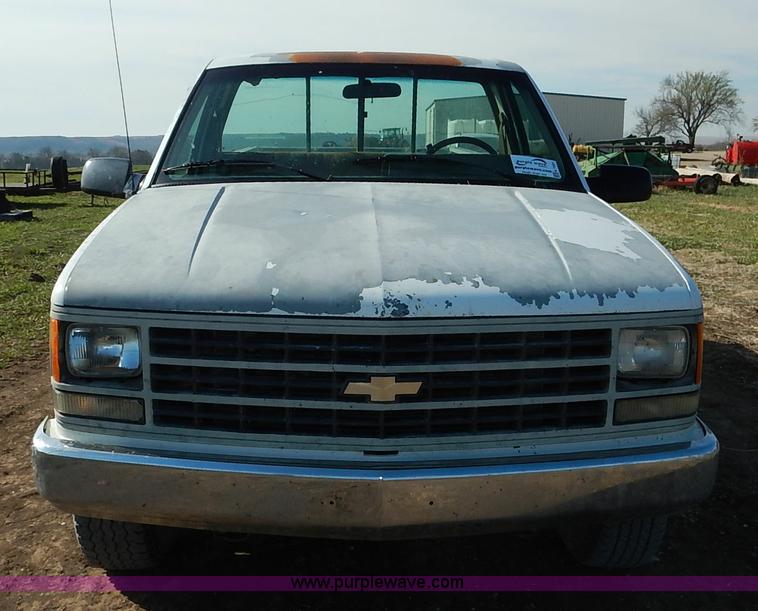 image for item K7331 1993 Chevrolet Cheyenne 2500 pickup truck