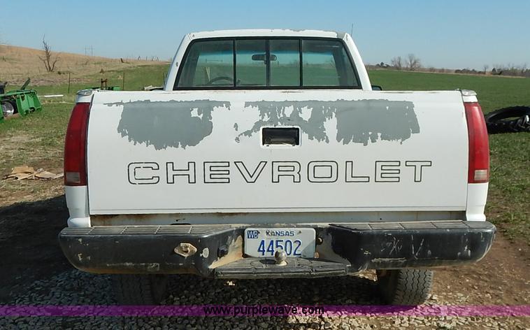 image for item K7331 1993 Chevrolet Cheyenne 2500 pickup truck