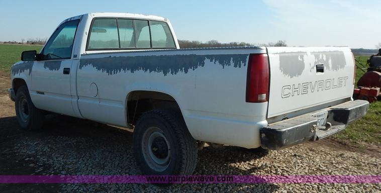 image for item K7331 1993 Chevrolet Cheyenne 2500 pickup truck