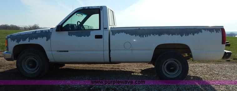 image for item K7331 1993 Chevrolet Cheyenne 2500 pickup truck