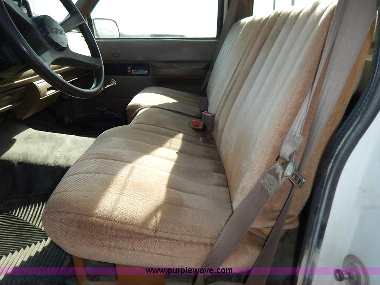 image for item K7331 1993 Chevrolet Cheyenne 2500 pickup truck