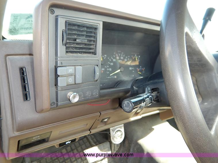 image for item K7331 1993 Chevrolet Cheyenne 2500 pickup truck