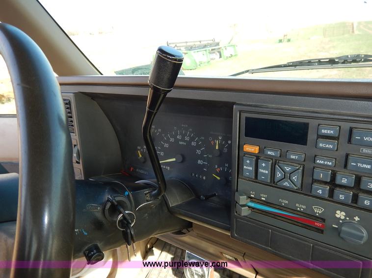 image for item K7331 1993 Chevrolet Cheyenne 2500 pickup truck