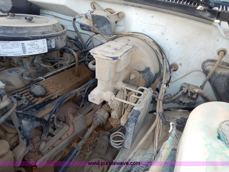 image for item K7331 1993 Chevrolet Cheyenne 2500 pickup truck