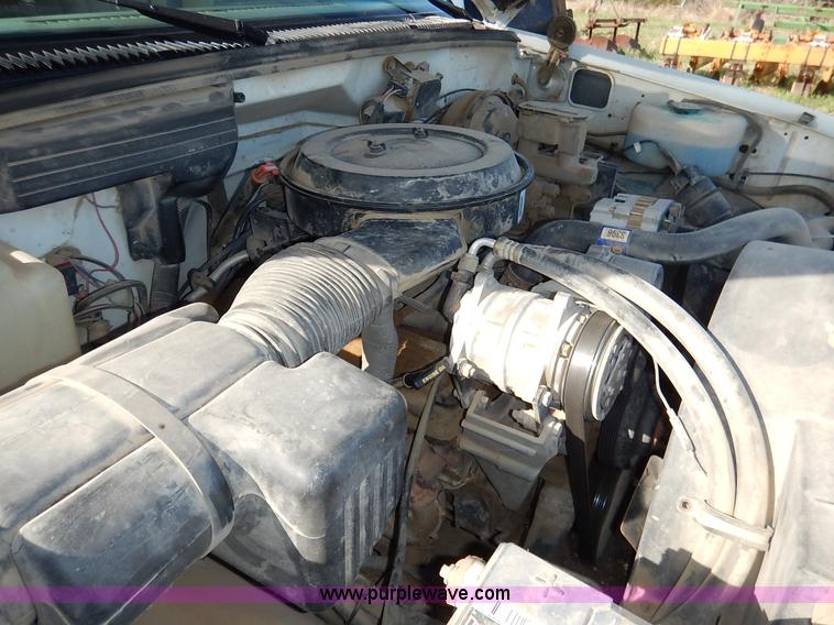 image for item K7331 1993 Chevrolet Cheyenne 2500 pickup truck