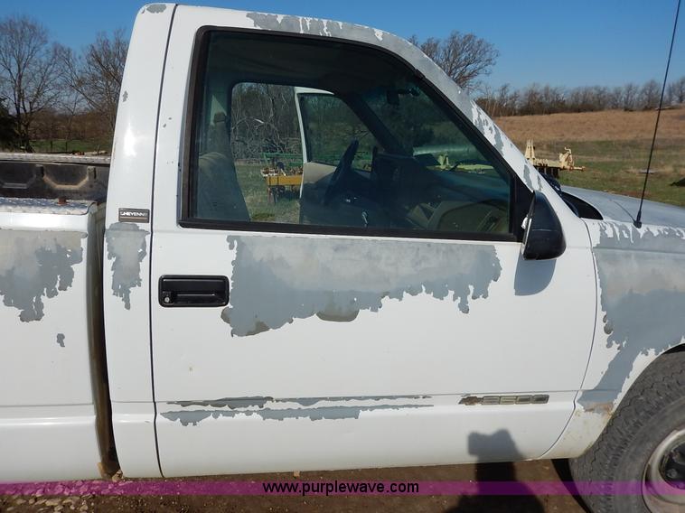 image for item K7331 1993 Chevrolet Cheyenne 2500 pickup truck