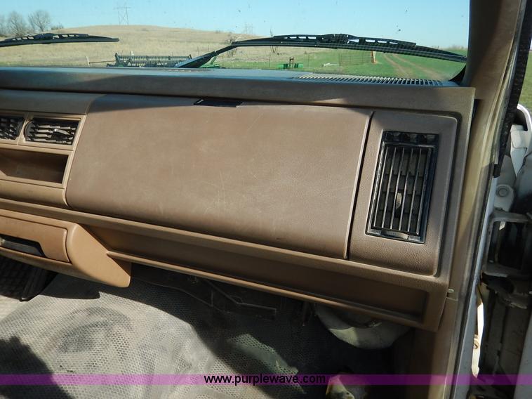 image for item K7331 1993 Chevrolet Cheyenne 2500 pickup truck