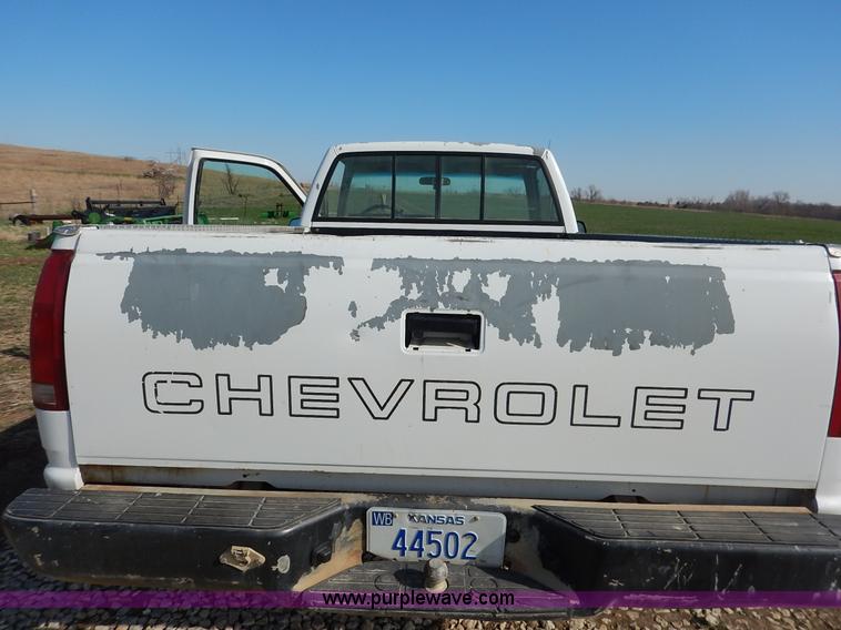 image for item K7331 1993 Chevrolet Cheyenne 2500 pickup truck