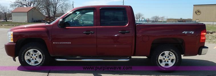 image for item K7345 2009 Chevrolet Silverado 1500 Crew Cab pickup truck