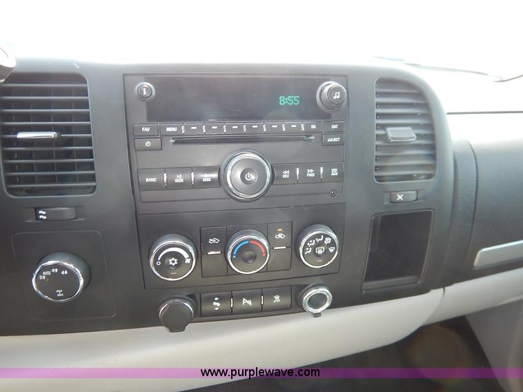 image for item K7345 2009 Chevrolet Silverado 1500 Crew Cab pickup truck