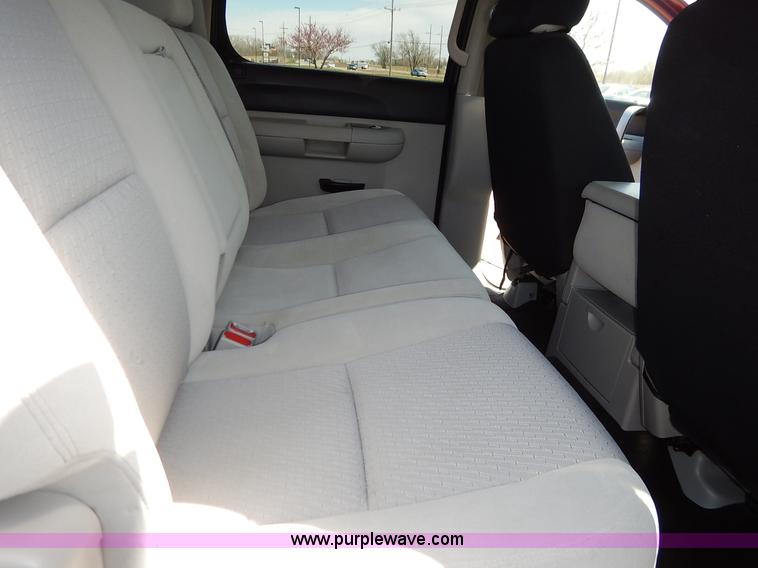 image for item K7345 2009 Chevrolet Silverado 1500 Crew Cab pickup truck