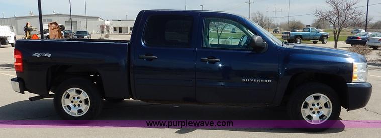 image for item K7346 2010 Chevrolet Silverado 1500 Crew Cab pickup truck