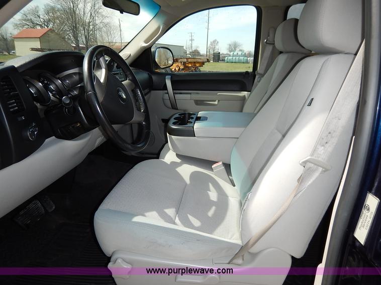 image for item K7346 2010 Chevrolet Silverado 1500 Crew Cab pickup truck