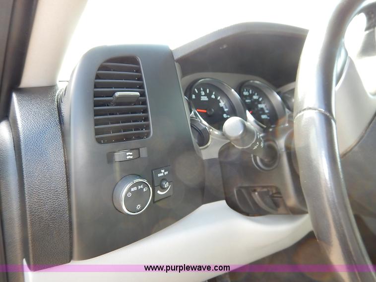 image for item K7346 2010 Chevrolet Silverado 1500 Crew Cab pickup truck