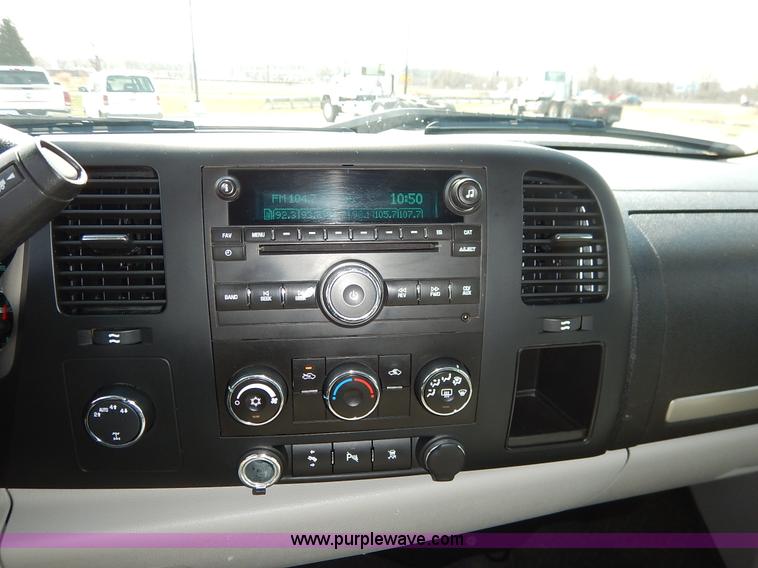 image for item K7346 2010 Chevrolet Silverado 1500 Crew Cab pickup truck