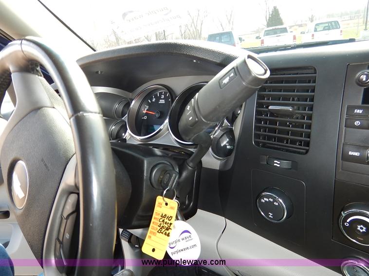 image for item K7346 2010 Chevrolet Silverado 1500 Crew Cab pickup truck