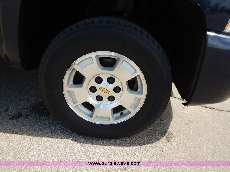 image for item K7346 2010 Chevrolet Silverado 1500 Crew Cab pickup truck