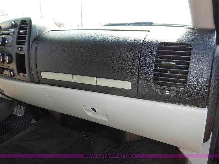 image for item K7346 2010 Chevrolet Silverado 1500 Crew Cab pickup truck