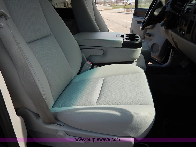 image for item K7346 2010 Chevrolet Silverado 1500 Crew Cab pickup truck