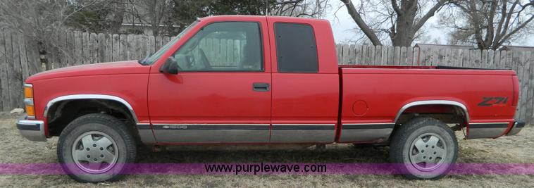 image for item K8015 1998 Chevrolet 1500 Z71 Ext. Cab pickup truck