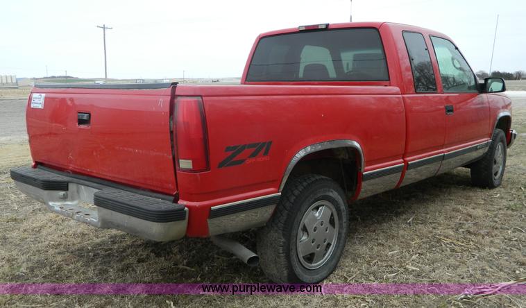image for item K8015 1998 Chevrolet 1500 Z71 Ext. Cab pickup truck