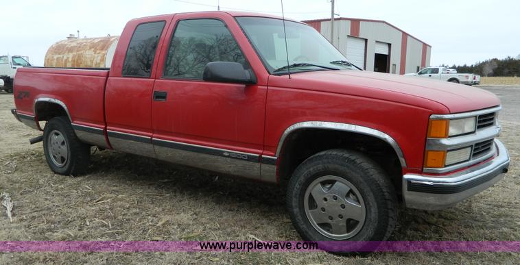 image for item K8015 1998 Chevrolet 1500 Z71 Ext. Cab pickup truck