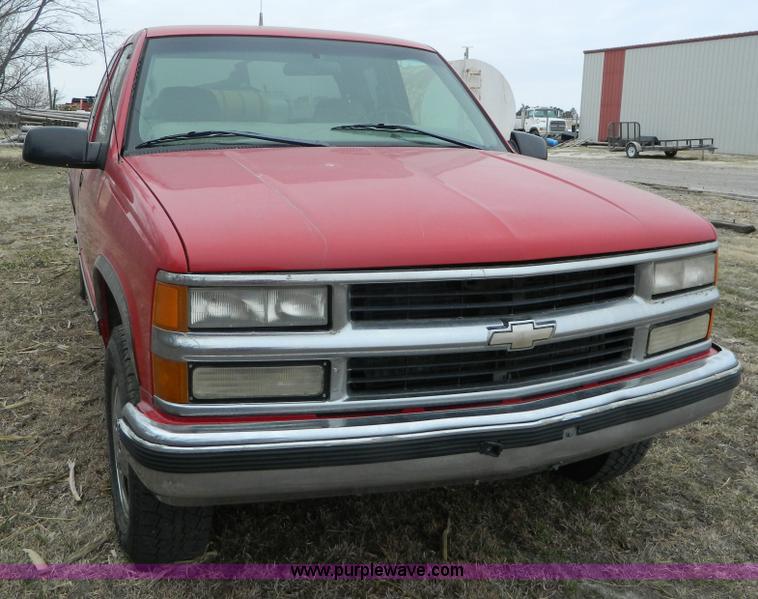 image for item K8015 1998 Chevrolet 1500 Z71 Ext. Cab pickup truck