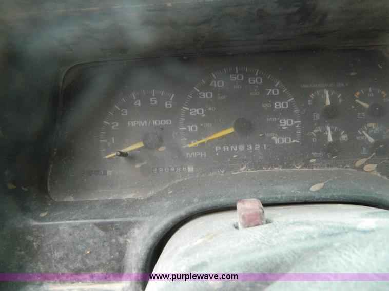 image for item K8015 1998 Chevrolet 1500 Z71 Ext. Cab pickup truck