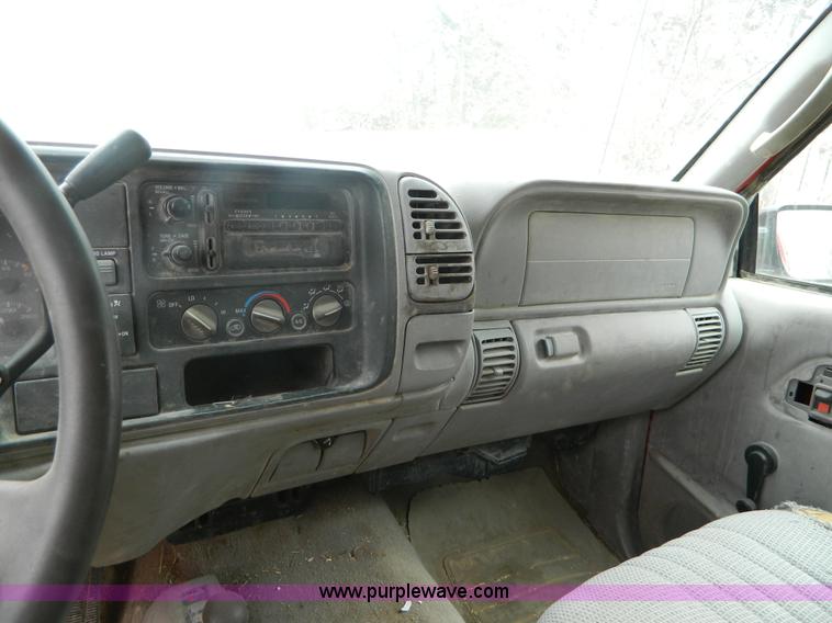 image for item K8015 1998 Chevrolet 1500 Z71 Ext. Cab pickup truck