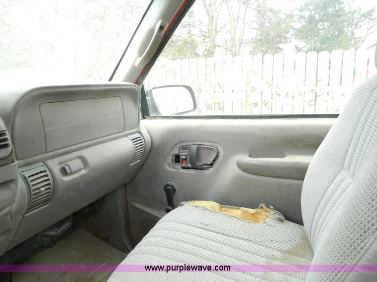 image for item K8015 1998 Chevrolet 1500 Z71 Ext. Cab pickup truck