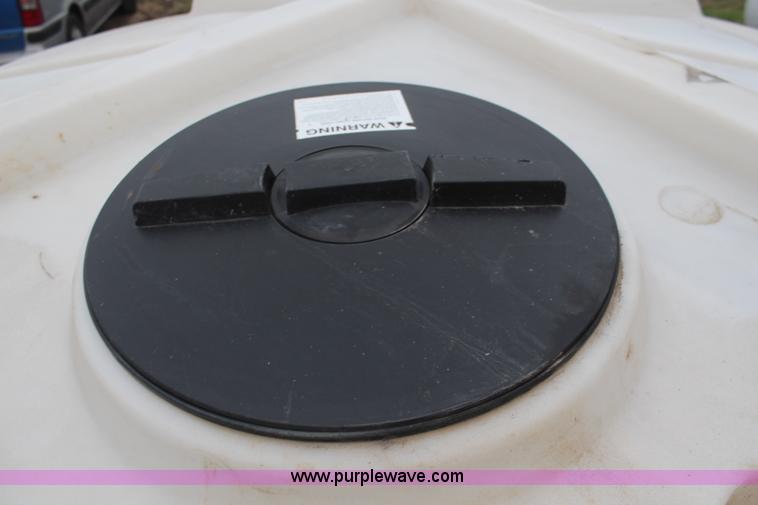 image for item K8858 1,500 gallon poly water tank