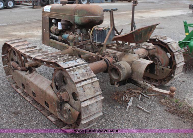 image for item K8937 Circa 1950 Cletrac HG68 tractor