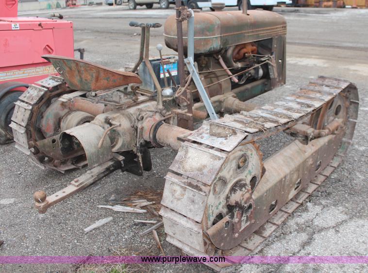 image for item K8937 Circa 1950 Cletrac HG68 tractor