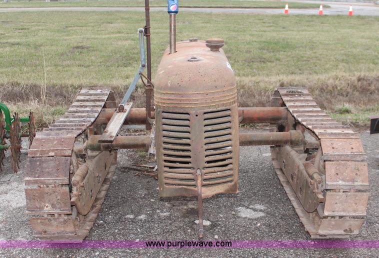 image for item K8937 Circa 1950 Cletrac HG68 tractor