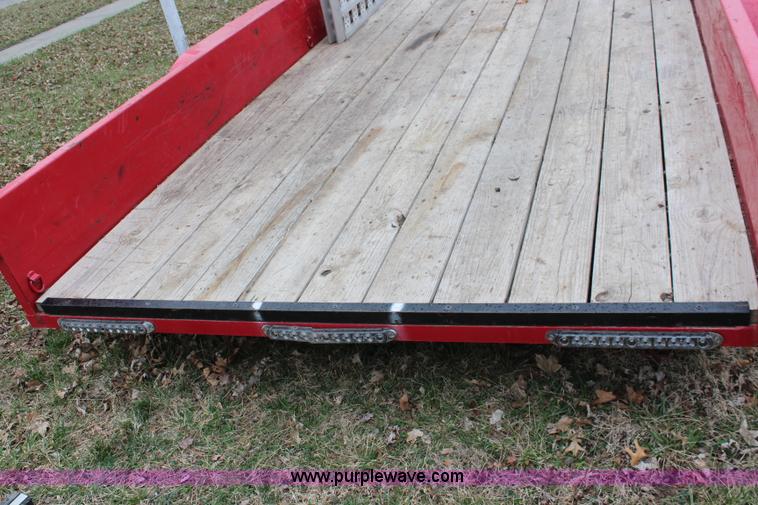 image for item K8966 2012 Red Oak trailer