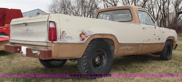 image for item K8969 1972 Dodge D100 Adventurer pickup truck