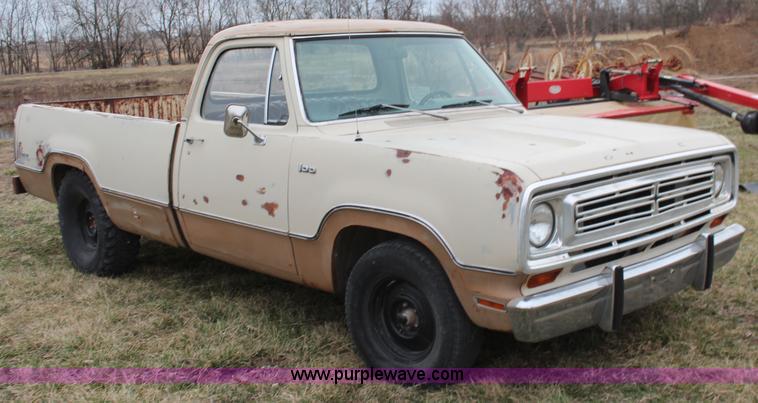 image for item K8969 1972 Dodge D100 Adventurer pickup truck