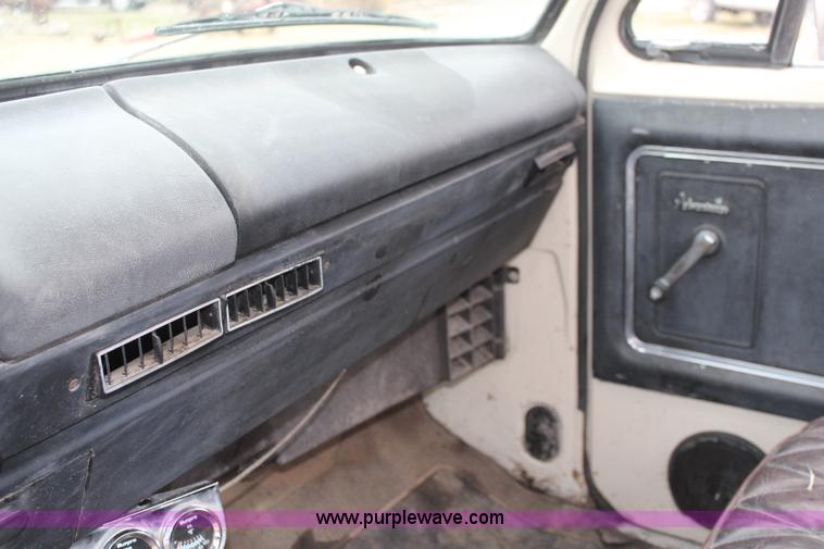 image for item K8969 1972 Dodge D100 Adventurer pickup truck