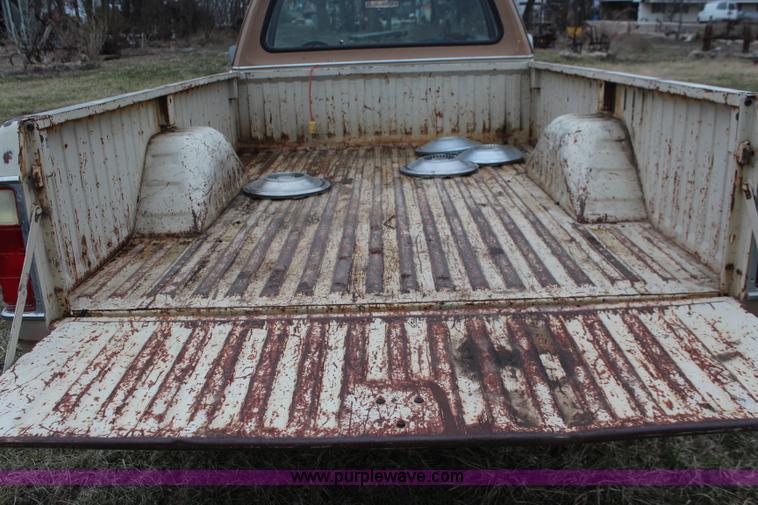 image for item K8969 1972 Dodge D100 Adventurer pickup truck