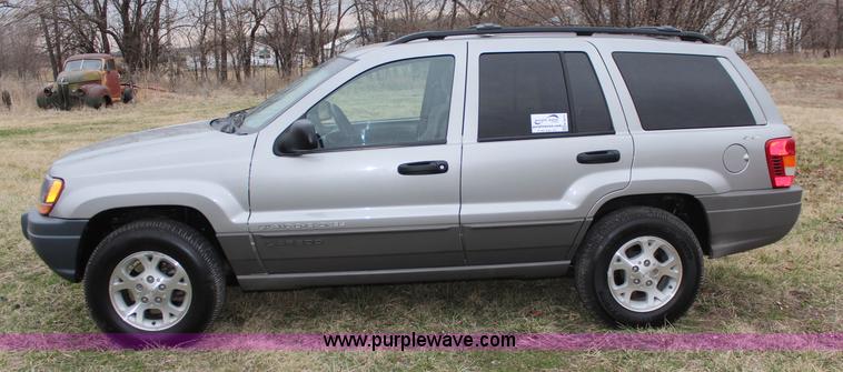 image for item K8974 2000 Jeep Grand Cherokee Laredo SUV