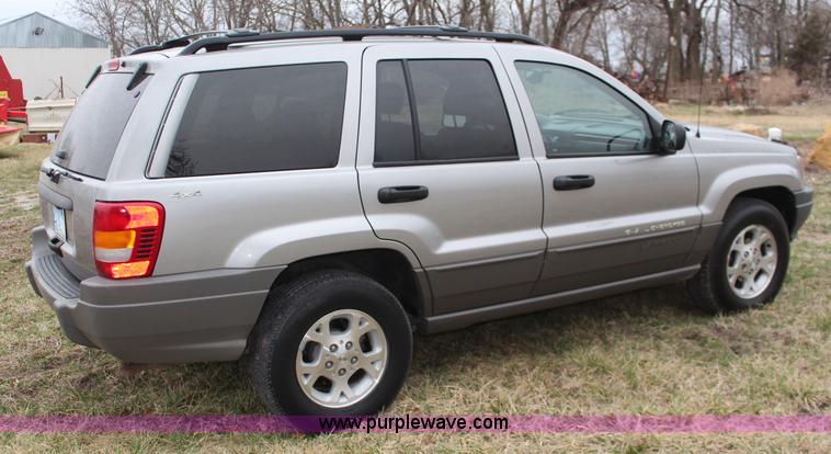 image for item K8974 2000 Jeep Grand Cherokee Laredo SUV