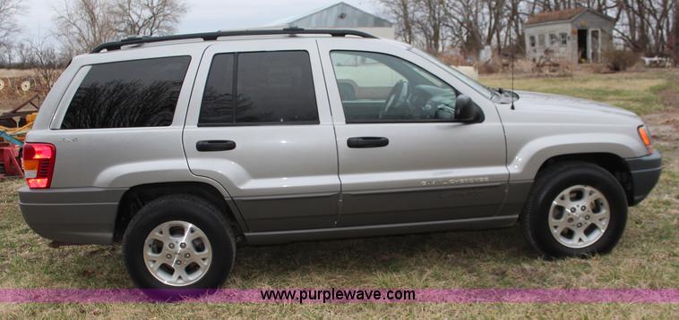 image for item K8974 2000 Jeep Grand Cherokee Laredo SUV